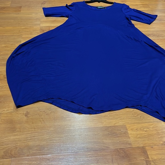 Dress - Picture 4 of 10